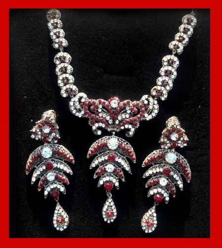 Imitation Jewellery no: 01 Silver Antique Necklace with red & white zarkoon