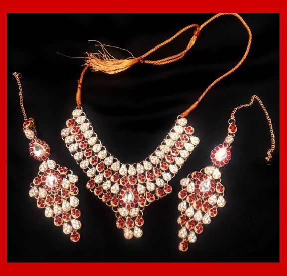 Imitation Jewellery no 11 golden & red zarkoon necklace with earrings