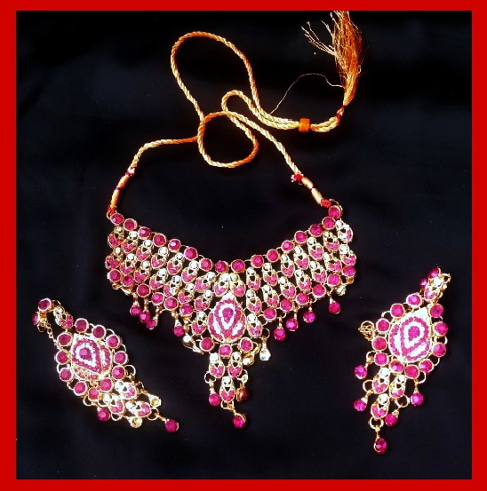 Imitation Jewellery no 18 pink and golden zarkoon bib necklace with earrings