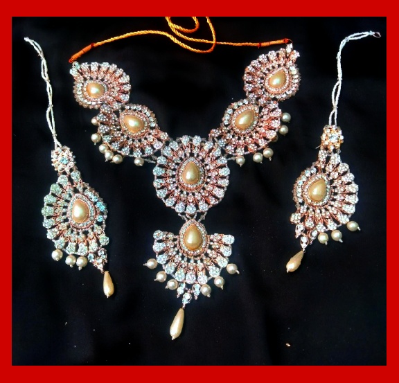 Imitation Jewellery no 19 silver white & copper zarkoon floral motif long necklace with earrings