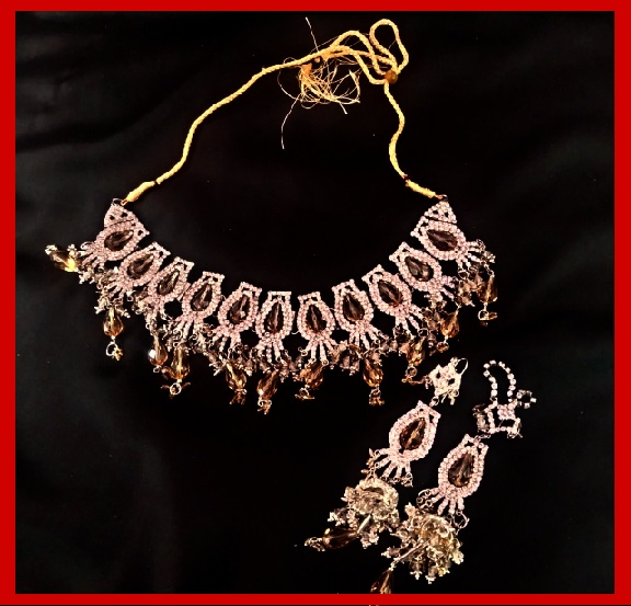 Imitation Jewellery no 23 golden white & brown crystal collar necklace with earrings