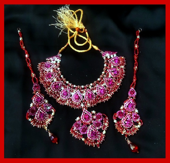 Imitation Jewellery no 25 pink purple and white zarkoon necklace with earrings