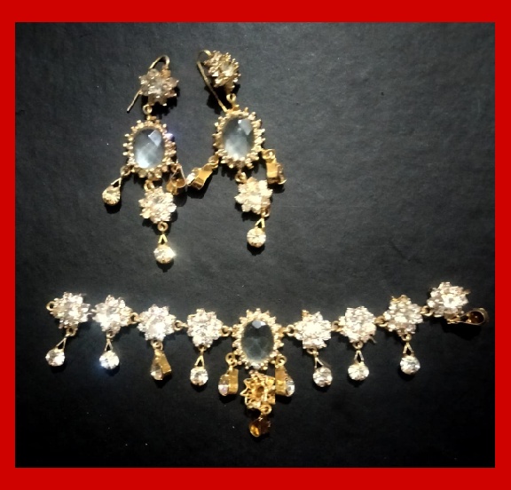 Imitation Jewellery no 20 golden silver white zarkoon collar necklace with earrings