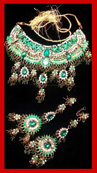 Imitation Jewellery no 37 golden white & green zarkoon necklace with earrings