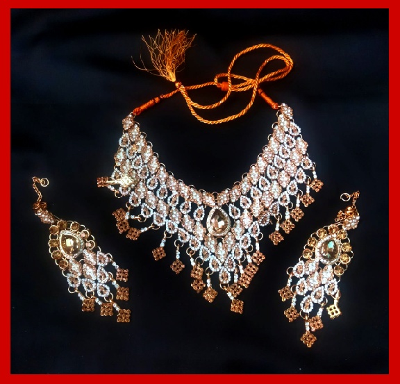 Imitation Jewellery no 50 silver & light brown zarkoon necklace with earrings